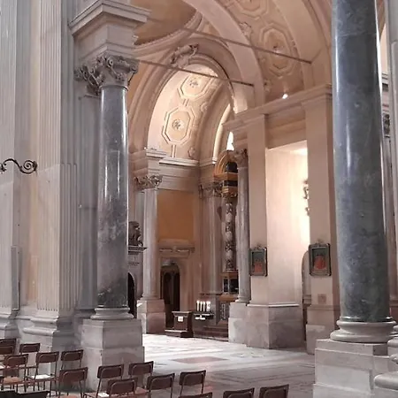 Corte Cavour. Mansarda Nel Cuore Della Citta