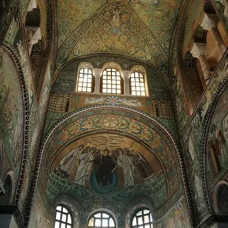 Corte Cavour. Mansarda Nel Cuore Della Citta Daire *