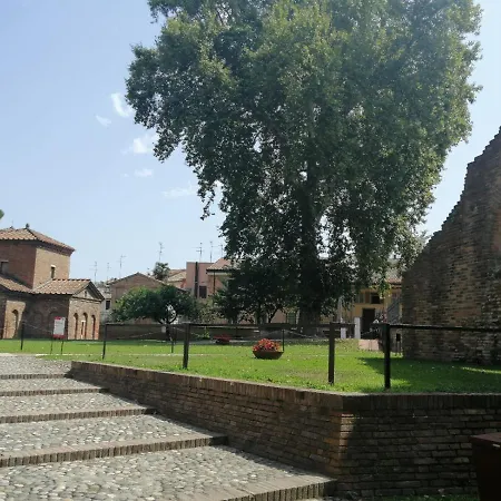 Corte Cavour. Mansarda Nel Cuore Della