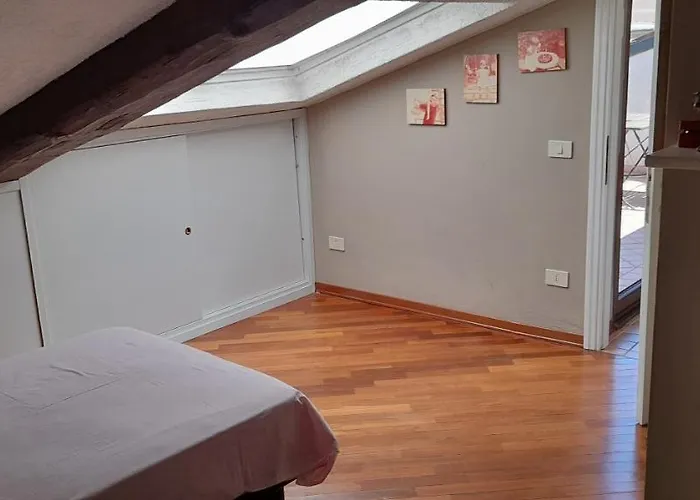 Appartamento Corte Cavour. Mansarda Nel Cuore Della *