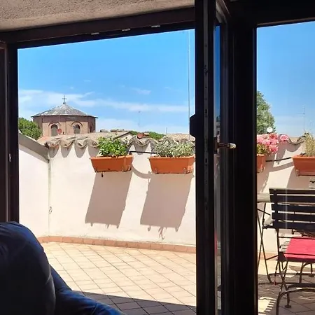 Apartment Corte Cavour. Mansarda Nel Cuore Della Citta *