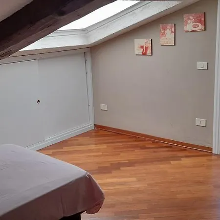 Apartment Corte Cavour. Mansarda Nel Cuore Della Citta *