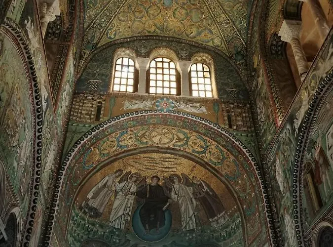 Corte Cavour. Mansarda Nel Cuore Della Citta Apartment *